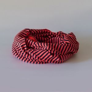 🍀Lululemon Vinyasa Scarf in Classic Stripe Light Flare Inkwell
